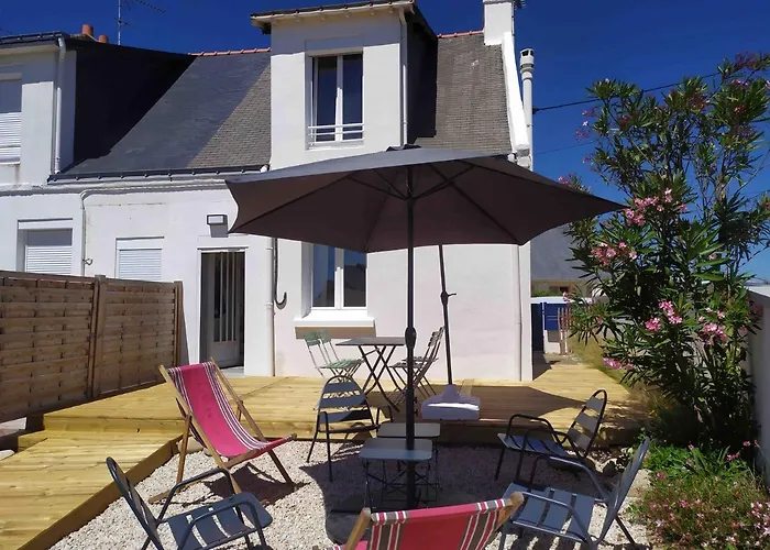 Maison rénovée avec jardin proche grande plage